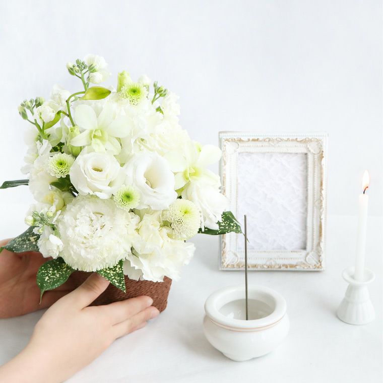 楽天市場】お供え お悔みに 季節のお花 フラワーアレンジ お供え